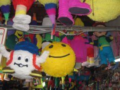 15-Shop with pinatas, dolls filled with sweets